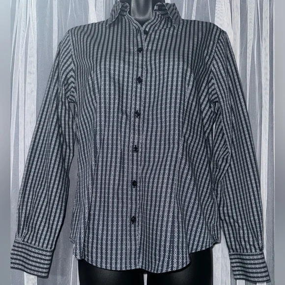 Brooks Brothers | Tops | Brooks Brothers Fitted Noniron Dress Shirt Navy  Chain Print Size 6p | Poshmark